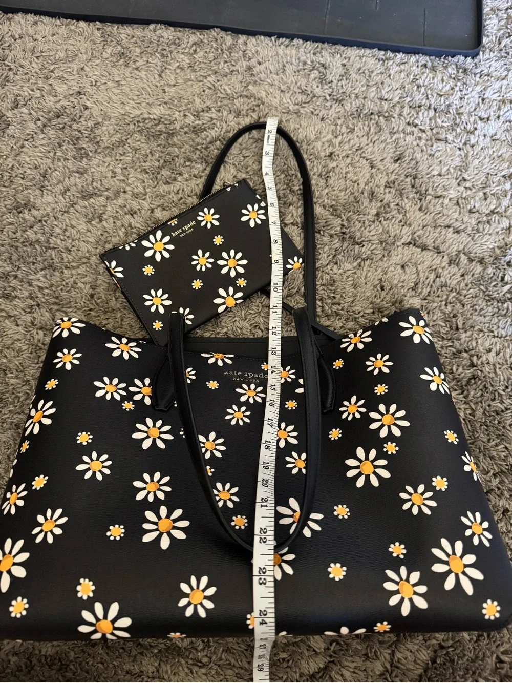 Kate Spade Black Daisy Print Tote Purse + Matching Zip Wristlet Pouch 🌼